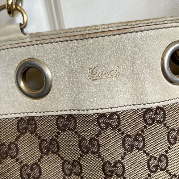 Gucci tote hobo style has wear monogram throughout - Picture 2 of 12